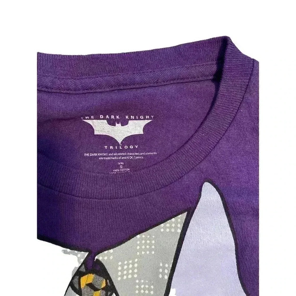 THE DARK KNIGHT TRILOGY SIZE SMALL JOKER SHIRT - Picture 2 of 3
